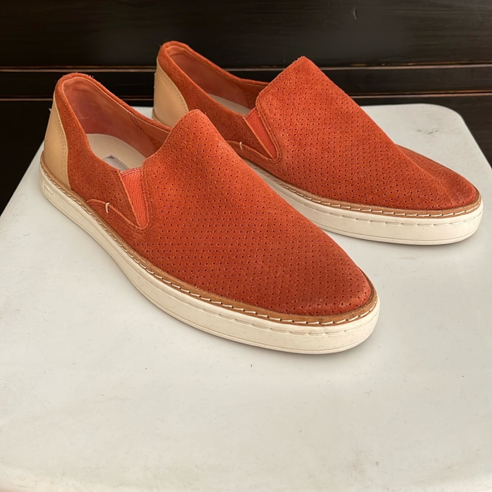 Uggs loafers, new without tag